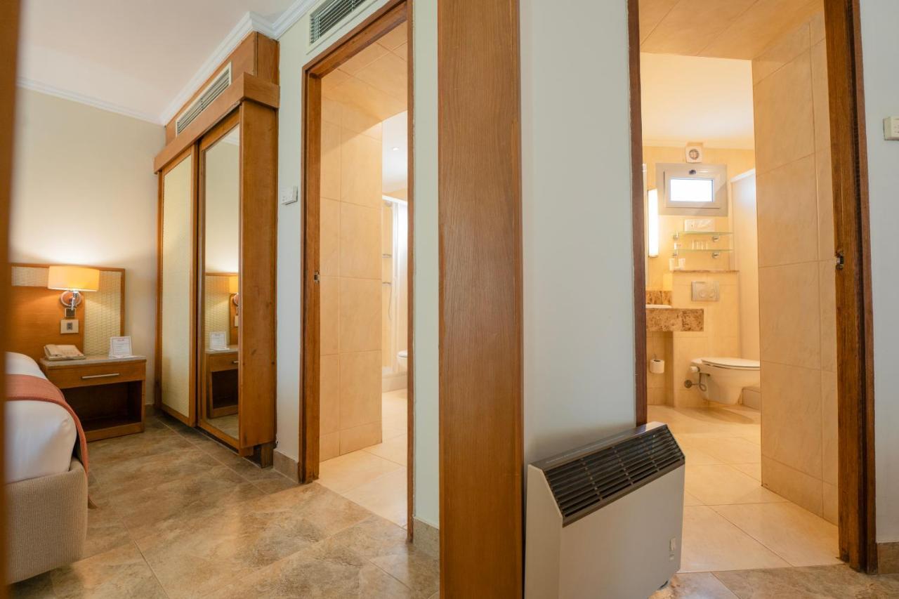 Jolie Ville Hotel & Spa Kings Island Луксор Экстерьер фото A room at the hotel