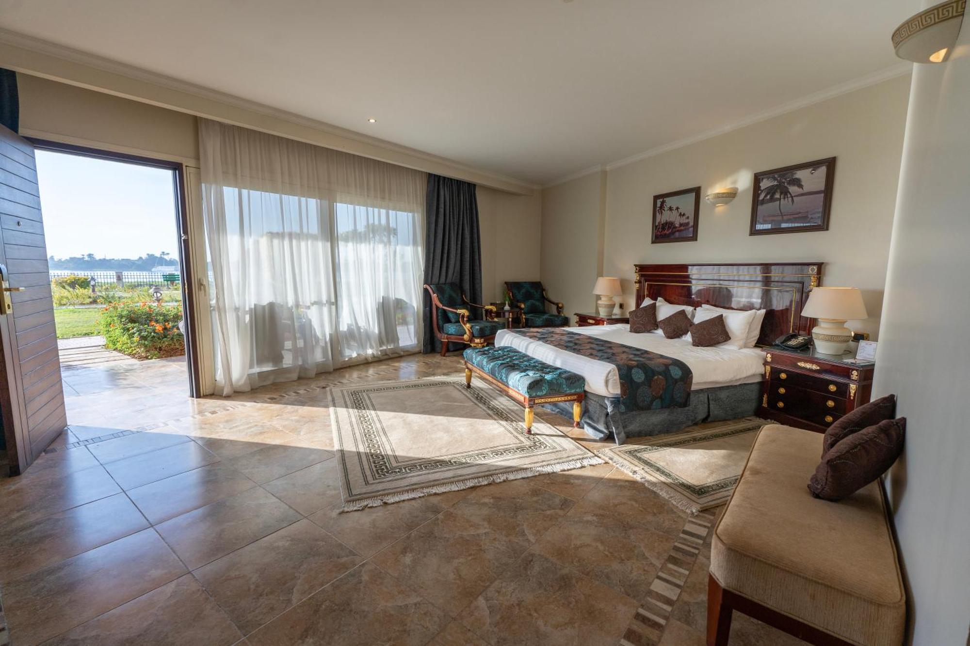Jolie Ville Hotel & Spa Kings Island Луксор Экстерьер фото A bedroom at the hotel