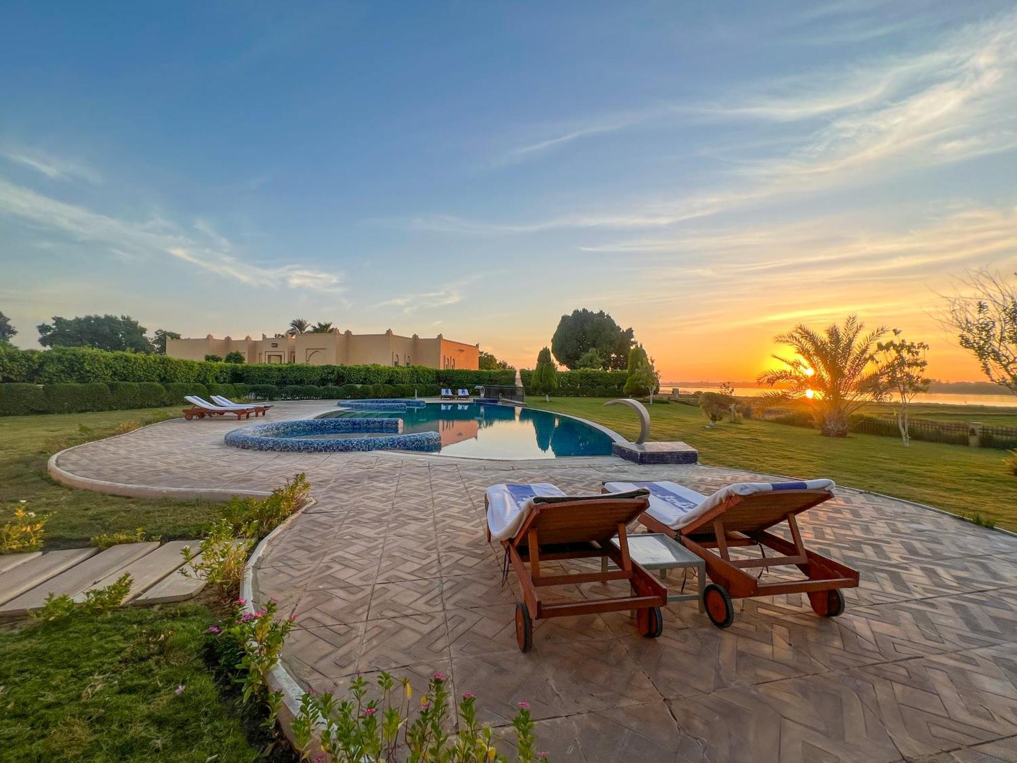 Jolie Ville Hotel & Spa Kings Island Луксор Экстерьер фото The pool at the resort