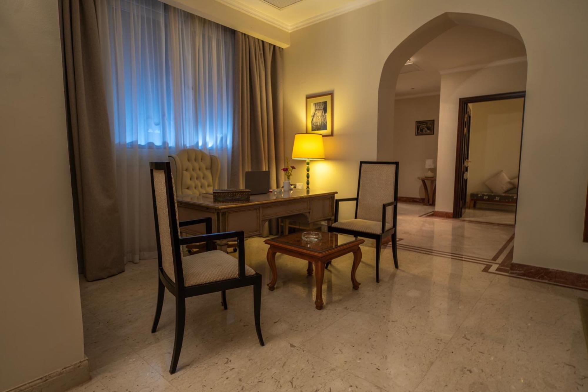 Jolie Ville Hotel & Spa Kings Island Луксор Экстерьер фото A suite at the hotel