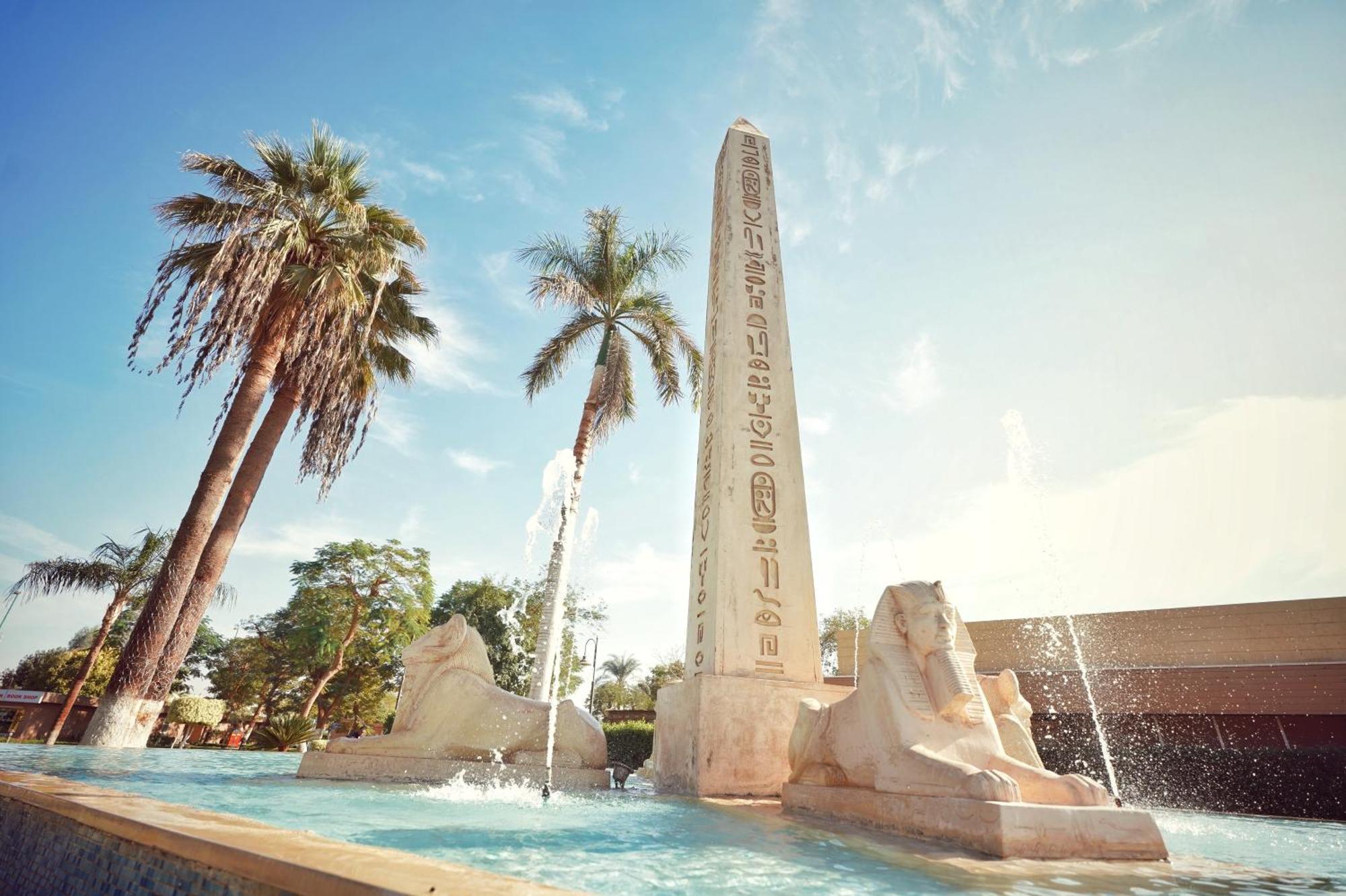 Jolie Ville Hotel & Spa Kings Island Луксор Экстерьер фото Obelisk of Amenemhet III at the entrance of the Egyptian Museum
